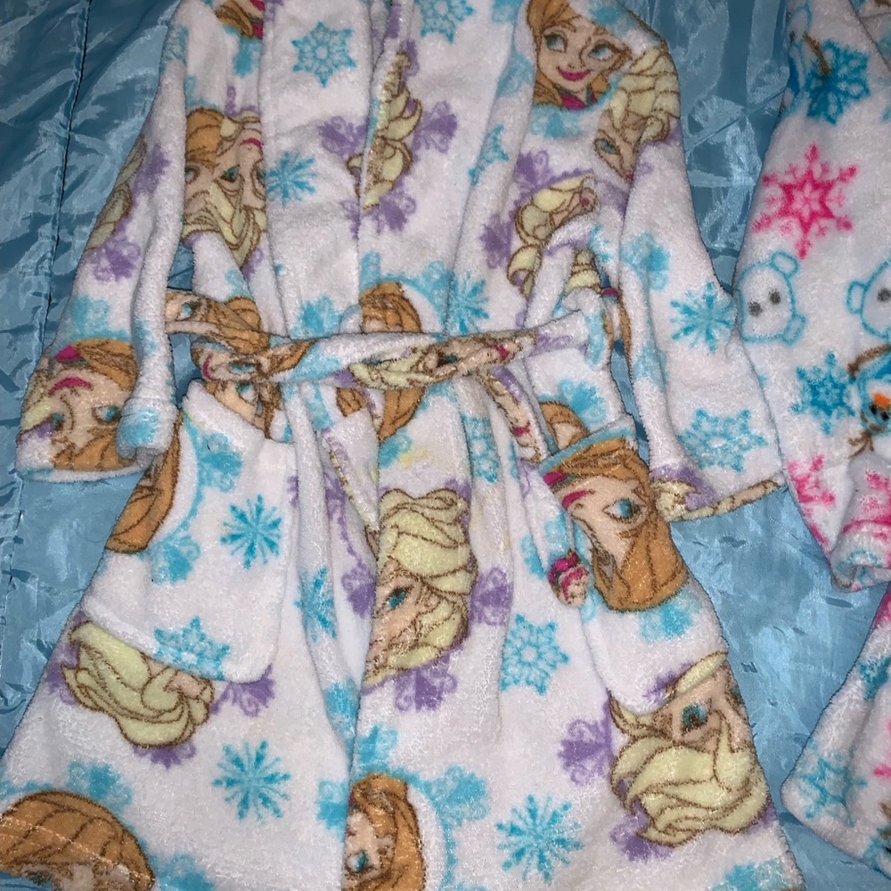 2 frozen robes